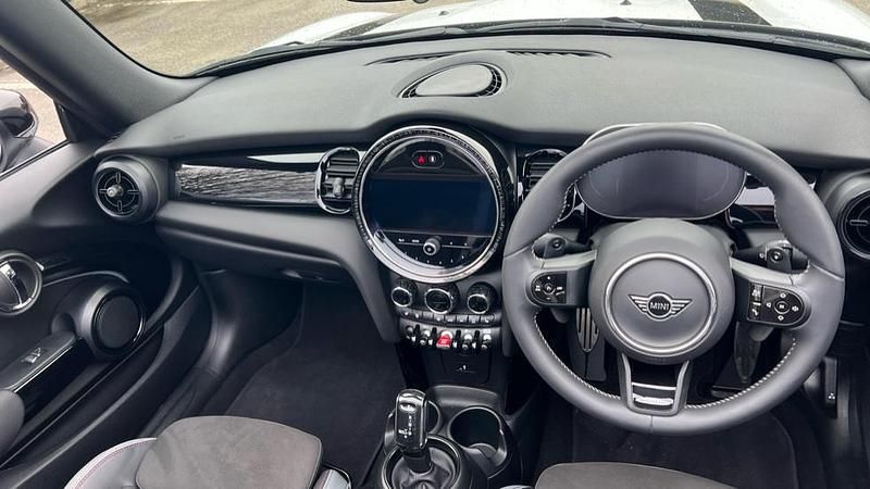 Used Mini Cooper Sport 178 HP (130 kW) 2024 Nanuq white Hatchback