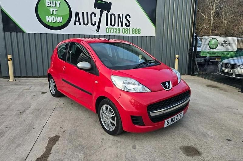 Used Peugeot 107 68 HP (50 kW) 2012 Red Hatchback