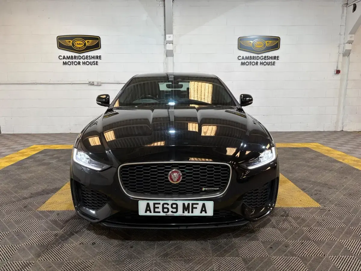 Used Jaguar XE R-Dynamic 180 HP (132 kW) 2019 Black Sedan