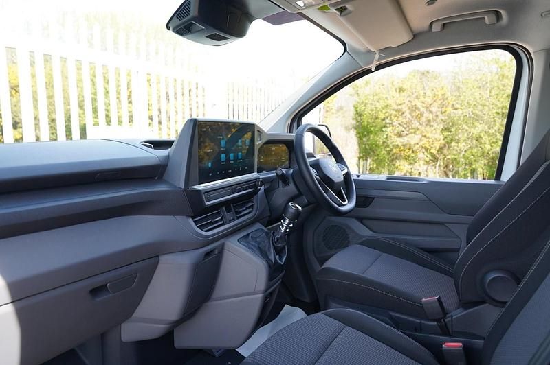 Novo VW Transporter 2025 Branco Van
