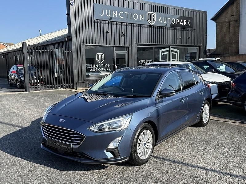 Used Ford Focus Titanium 125 HP (91 kW) 2018 Blue Hatchback