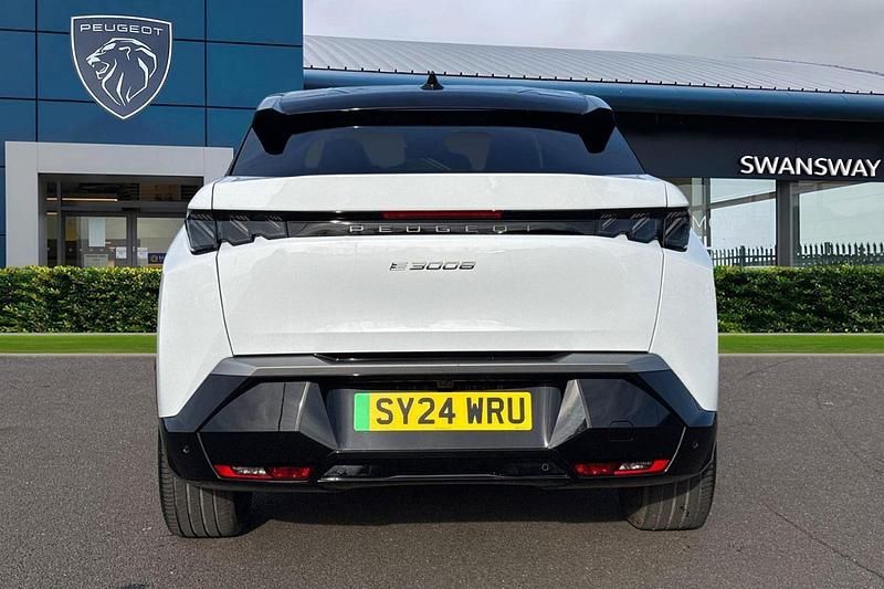 Used Peugeot e-3008 GT 152 kW (207 HP) 2024 White SUV
