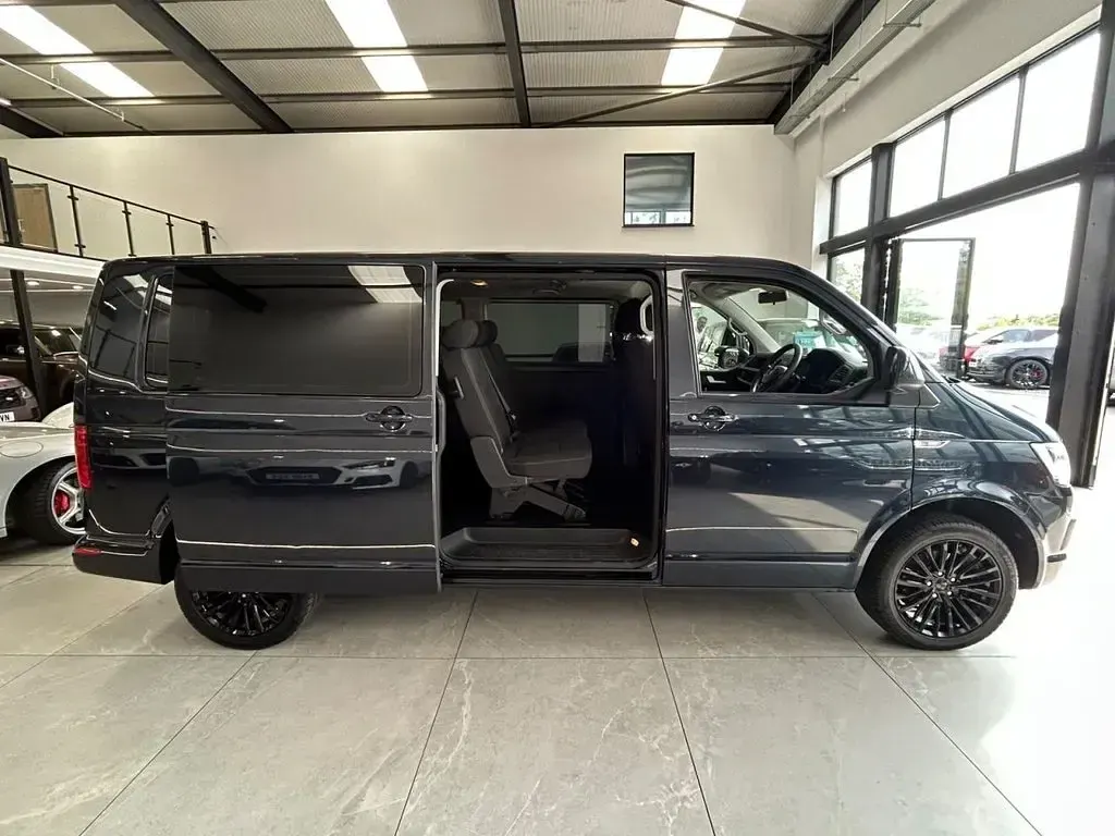 Used VW T6 SE 150 HP (110 kW) 2017 Blue Van