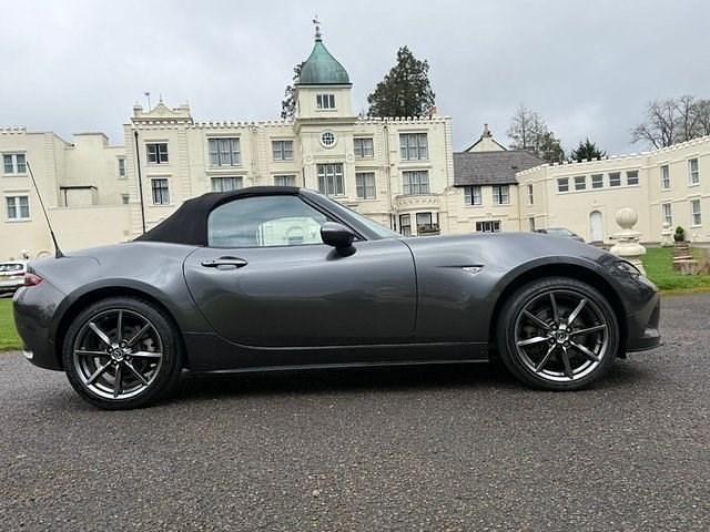 Begagnad Mazda MX5 Inclusive 184 HK (135 kW) 2019 Grå Cab