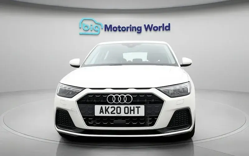 Usado Audi A1 Sportback Sport 116 HP (85 kW) 2026 Citadino