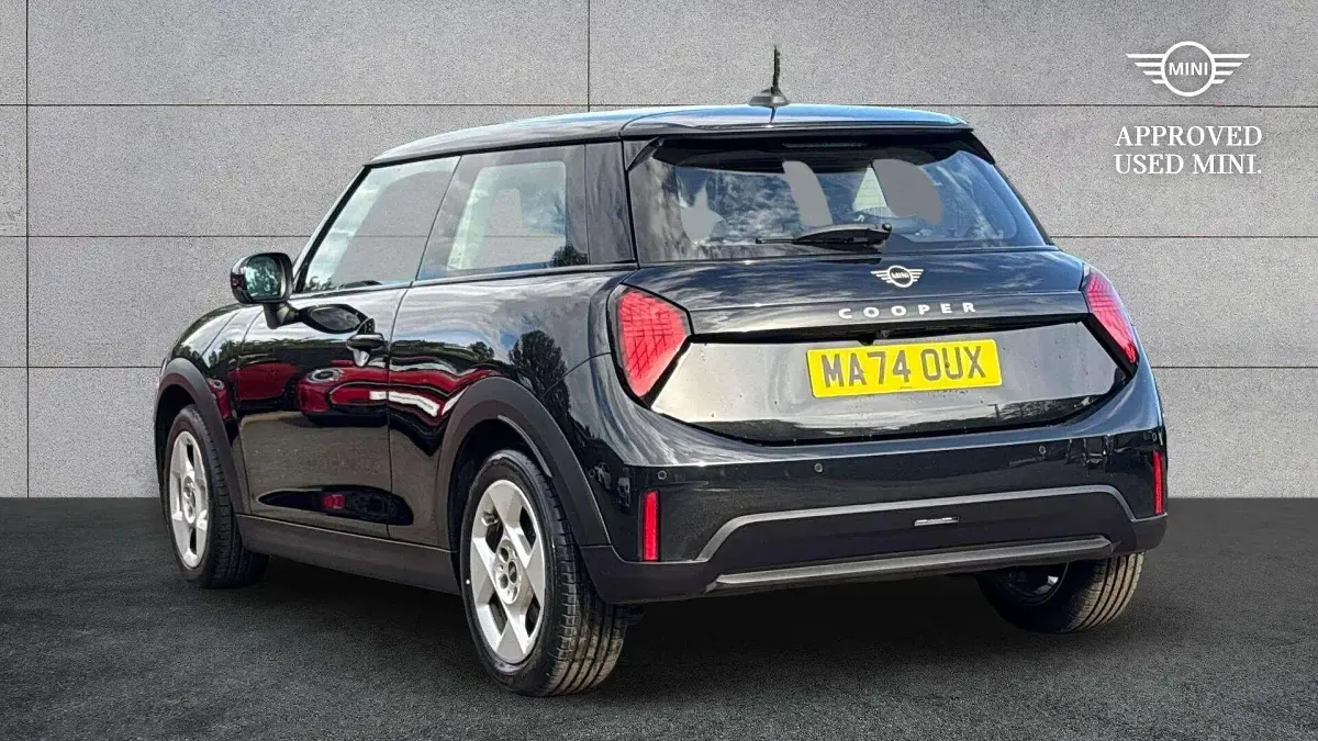 Used Mini Cooper Hatch 154 HP (113 kW) 2024 Black Hatchback