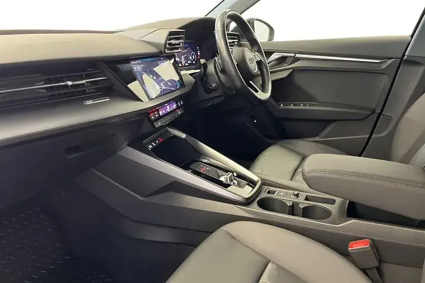 Begagnad Audi A3 e-tron Sport 204 HK (150 kW) 2021 Svart Halvkombi