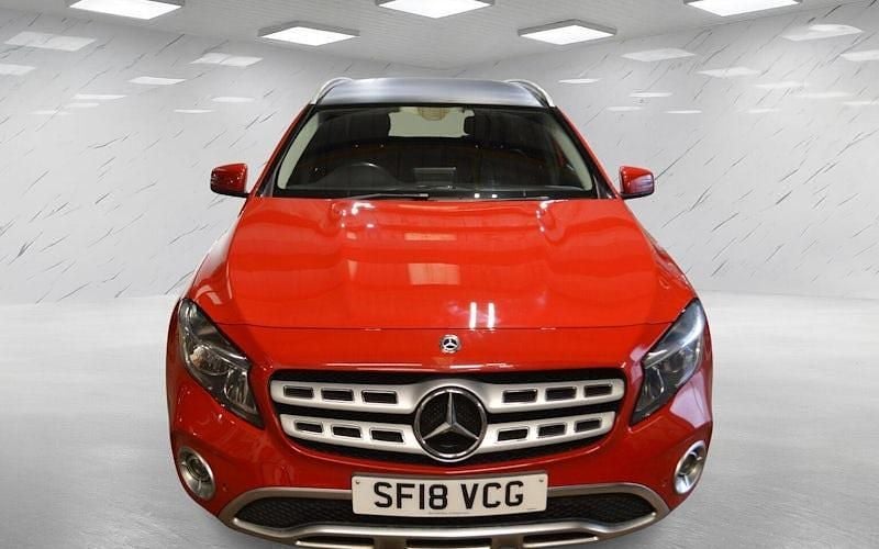 Used Mercedes GLA220 Executive 177 HP (130 kW) 2018 Red SUV