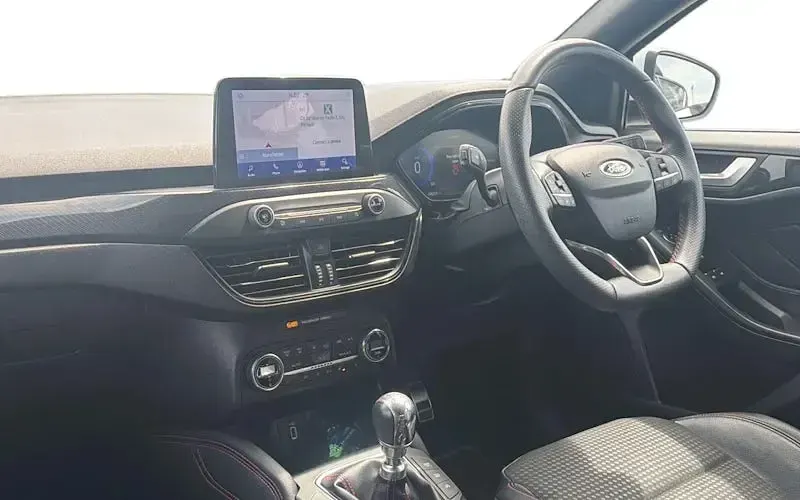 Used Ford Focus ST-Line X 155 HP (114 kW) 2020 White Hatchback