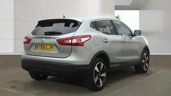 Used Nissan Qashqai N-TEC 130 HP (95 kW) 2016 Silver SUV