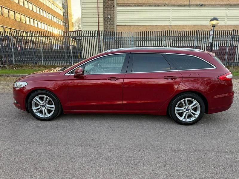 Used Ford Mondeo Titanium 160 HP (117 kW) 2015 Red Estate