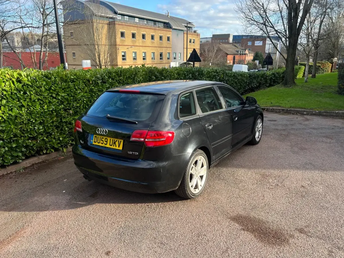 Begagnad Audi A3 Sport 105 HK (77 kW) 2009 Svart Halvkombi