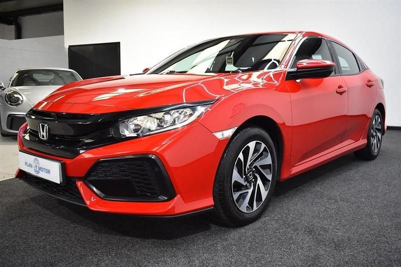 Used Honda Civic SE 129 HP (94 kW) 2017 Red Hatchback
