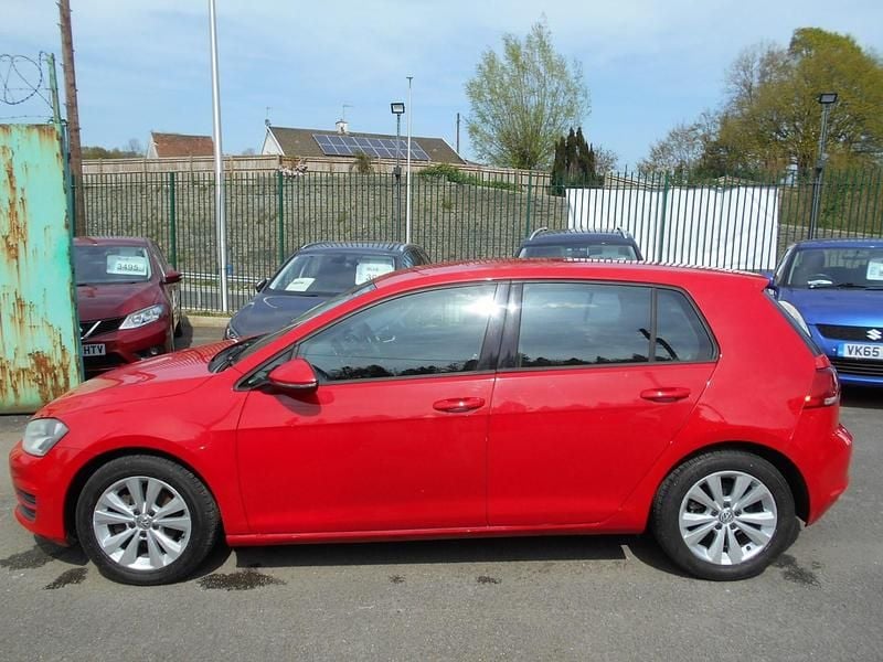 Begagnad VW Golf VII SE 2013 Röd Halvkombi