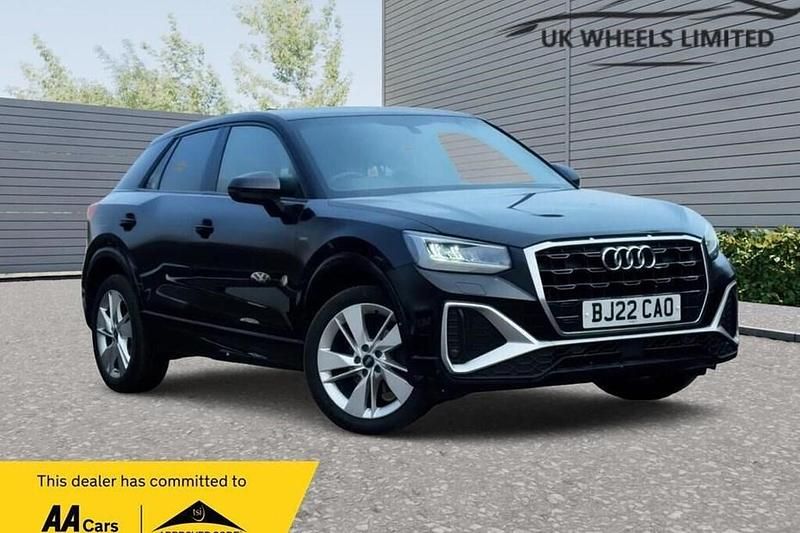 Begagnad Audi Q2 S-Line 2022 Svart SUV