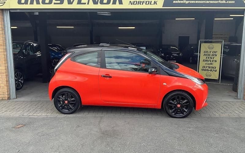 Usado Toyota Aygo X-cite 69 HP (50 kW) 2015 Citadino