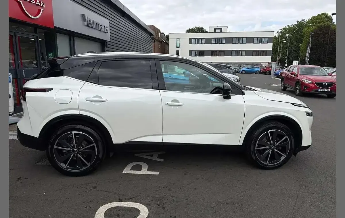 Used Nissan Qashqai Tekna 155 HP (114 kW) 2023 White SUV