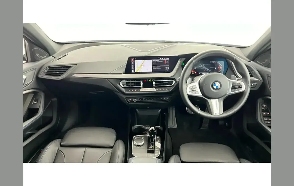 Usado BMW 120 M Sport 187 CV (137 kW) 2024 Gris Utilitario