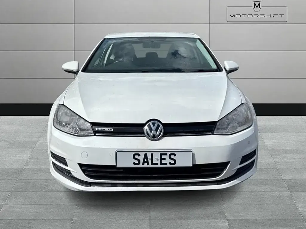 Begagnad VW Golf VII S 110 HK (80 kW) 2014 Vit Halvkombi