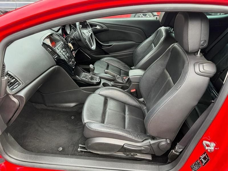Red Used 2015 Vauxhall Astra GTC Edition Hatchback | £1,750 (Super price) - Image 1/4