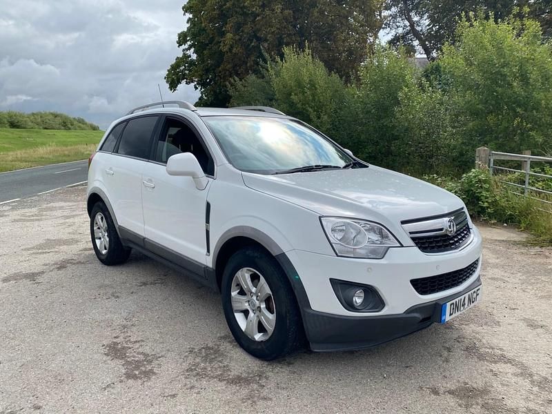 White Used 2014 Vauxhall Antara SUV | £2,795 (Good price) - Image 1/4