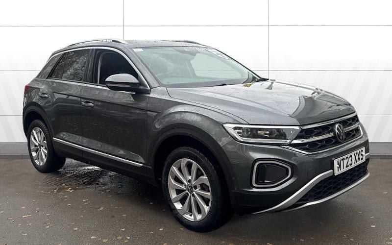 Used 2025 VW T-Roc Style SUV | £22,226 (Good price) - Image 1/4