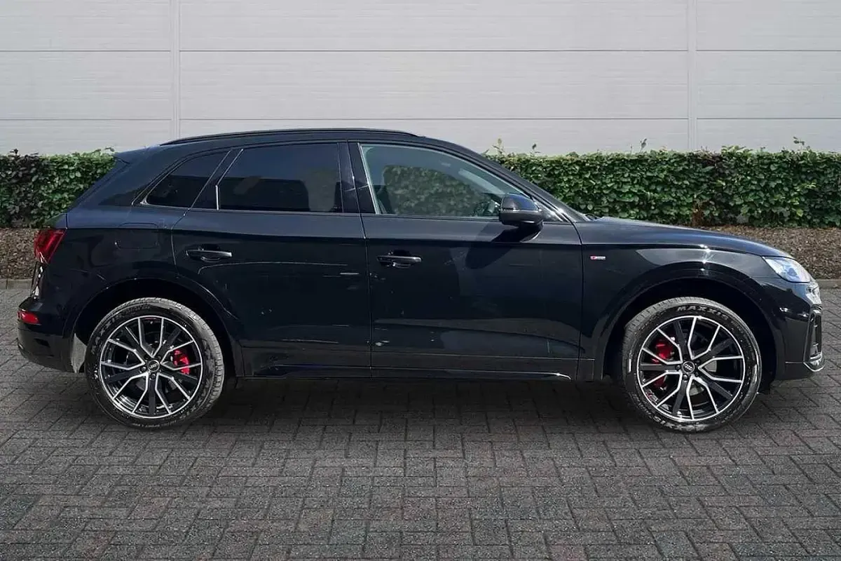 Used Audi Q5 204 HP (150 kW) 2022 Black SUV