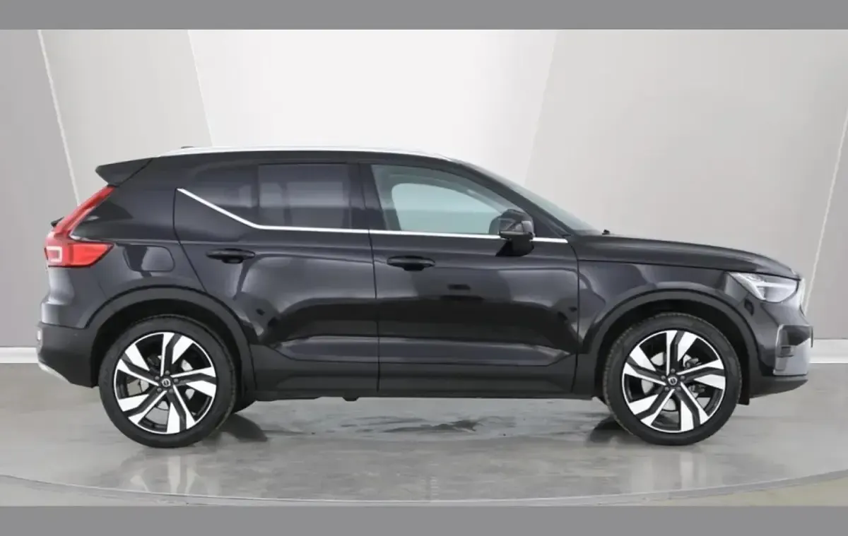 Used Volvo XC40 Ultra 163 HP (119 kW) 2025 Black SUV
