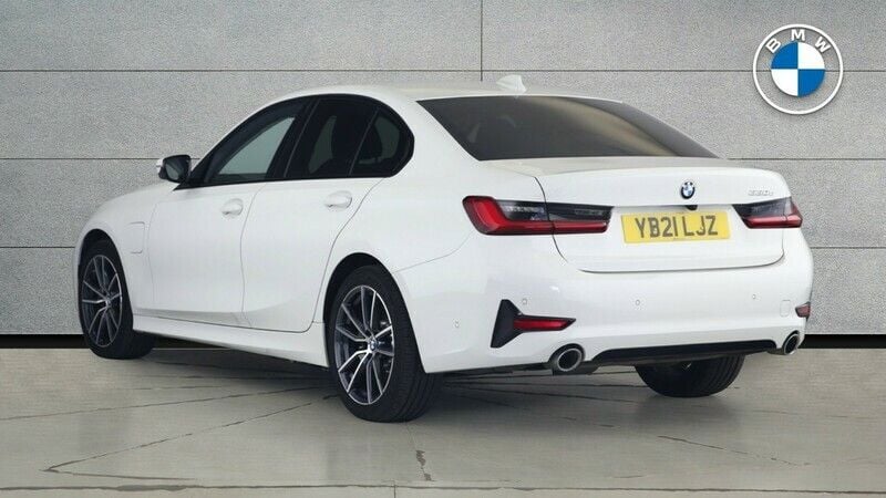 Used BMW 330e Sport Line 288 HP (211 kW) 2021 White Sedan