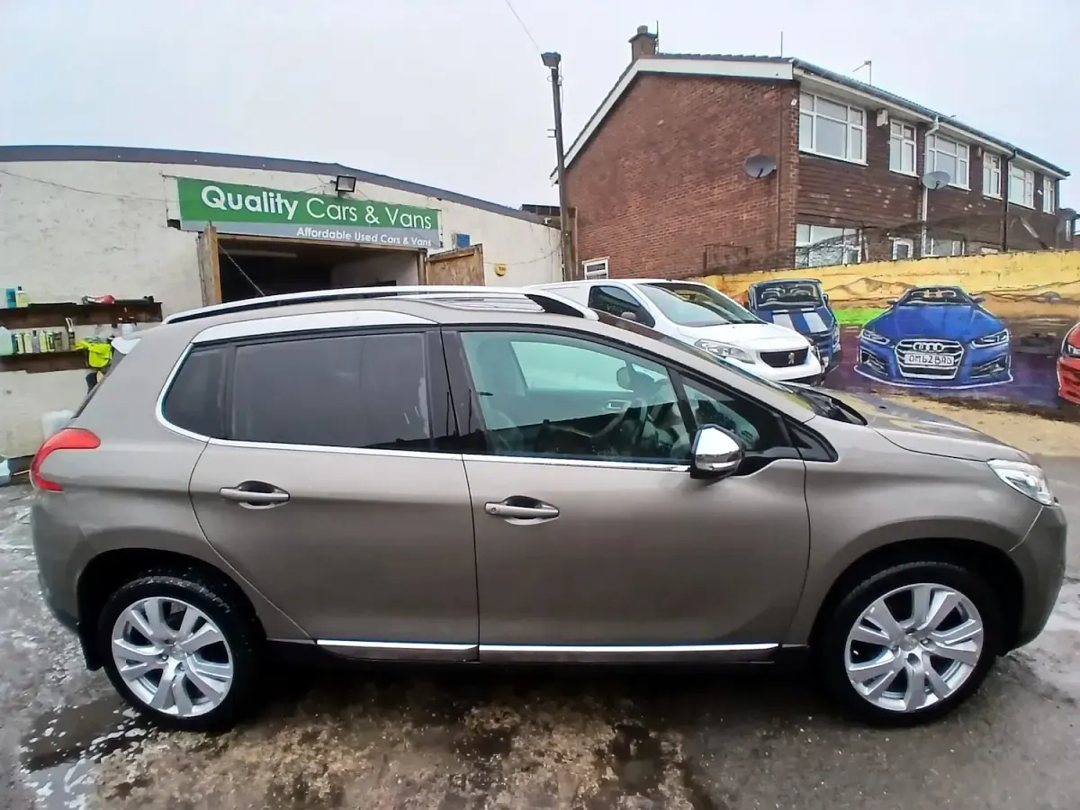 Used Peugeot 2008 Allure 92 HP (67 kW) 2015 Grey SUV