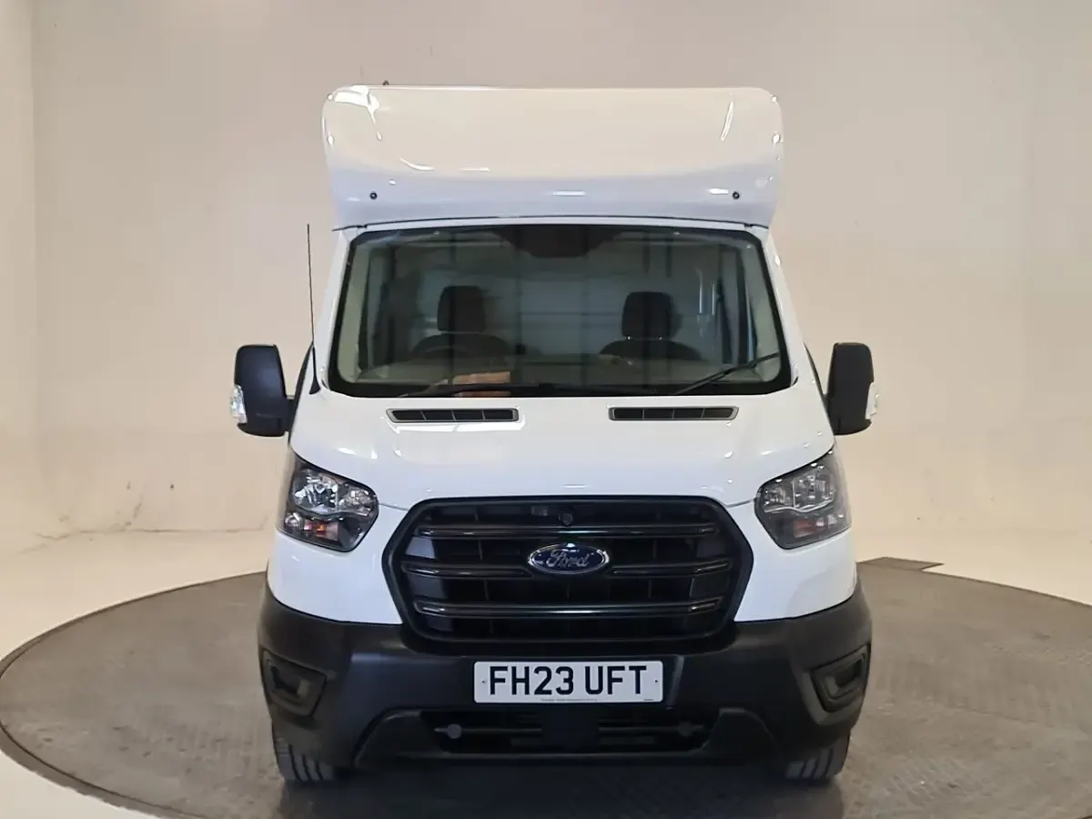 Used Ford Transit Trend 170 HP (125 kW) 2023 White Hatchback