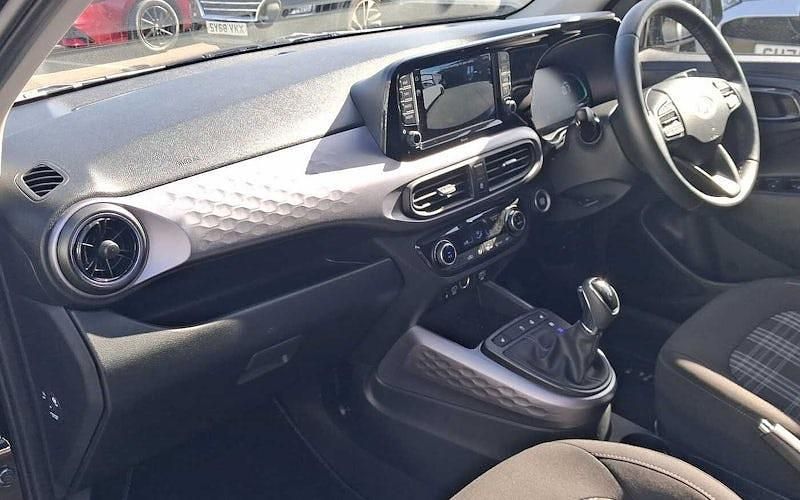 Used Hyundai i10 Premium 63 HP (46 kW) 2025 Black Hatchback