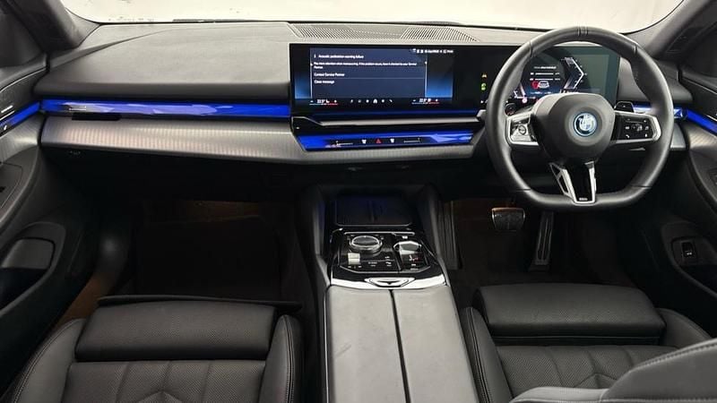 Used BMW 530e M Sport 295 HP (216 kW) 2025 White Estate