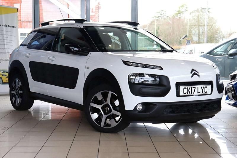 Used Citroën C4 Flair 2017 White SUV