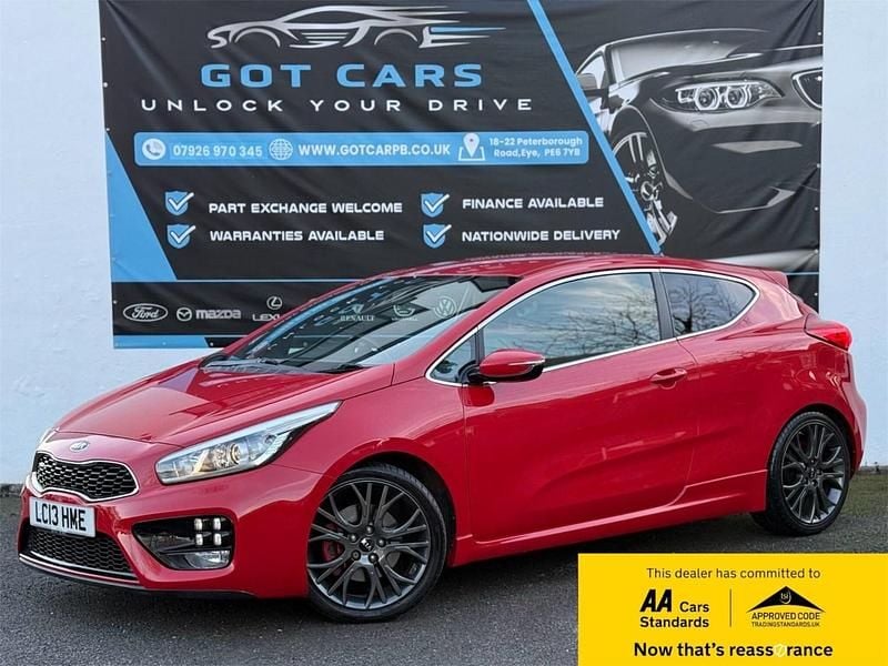 Red Used 2013 Kia ProCeed Hatchback | £6,995 (Fair price) - Image 1/3