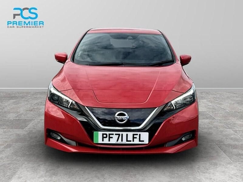 Used Nissan Leaf N-Connecta 110 kW (150 HP) 2022 Red Hatchback