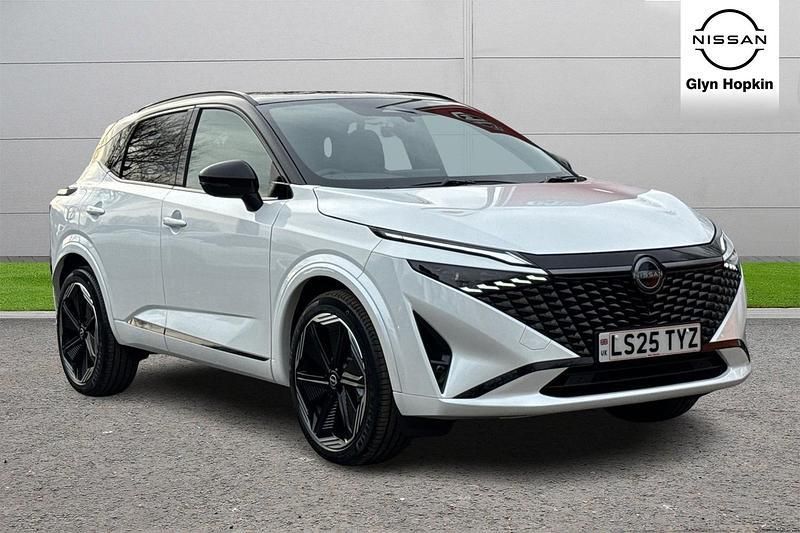 White New 2025 Nissan Qashqai SUV | £31,910 - Image 1/4