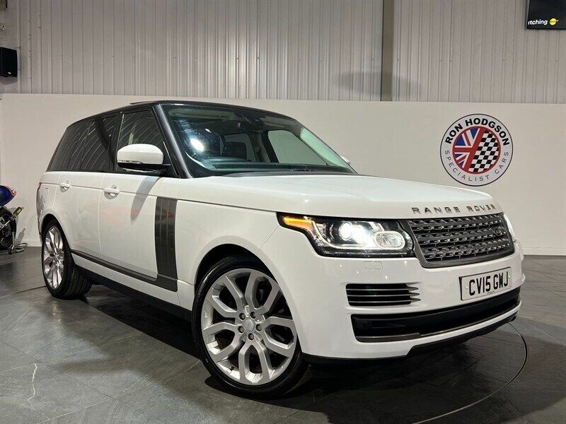 Fuji white Used 2015 Land Rover Range Rover S SUV | £24,926 (Fair price) - Image 1/4