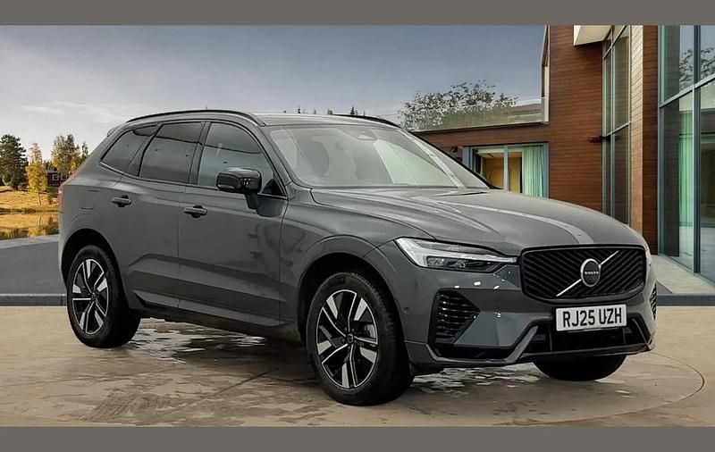 Green Used 2025 Volvo XC60 Plus SUV | £43,990 (Expensive) - Image 1/4