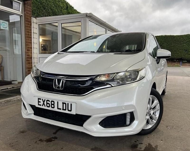 White Used 2018 Honda Jazz SE Hatchback | £11,295 (Fair price) - Image 1/4