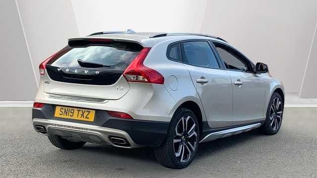 Used Volvo V40 Pro 150 HP (110 kW) 2019 Hatchback