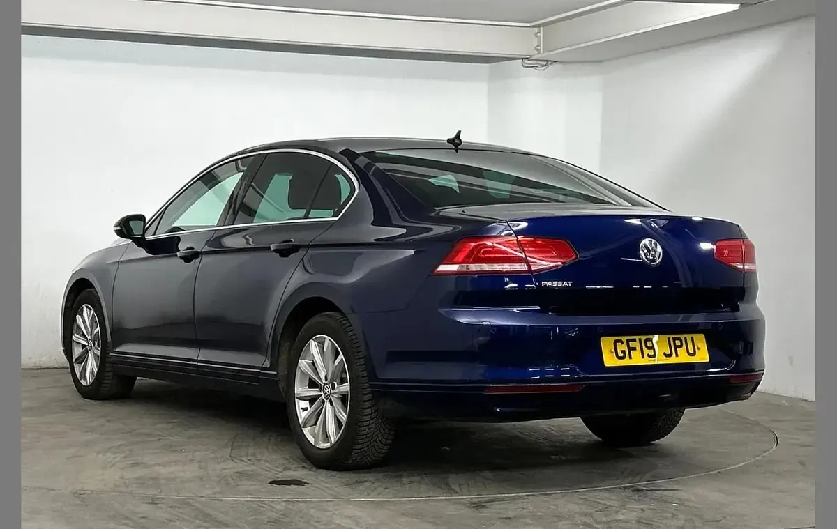 Used VW Passat Business 150 HP (110 kW) 2019 Blue Sedan