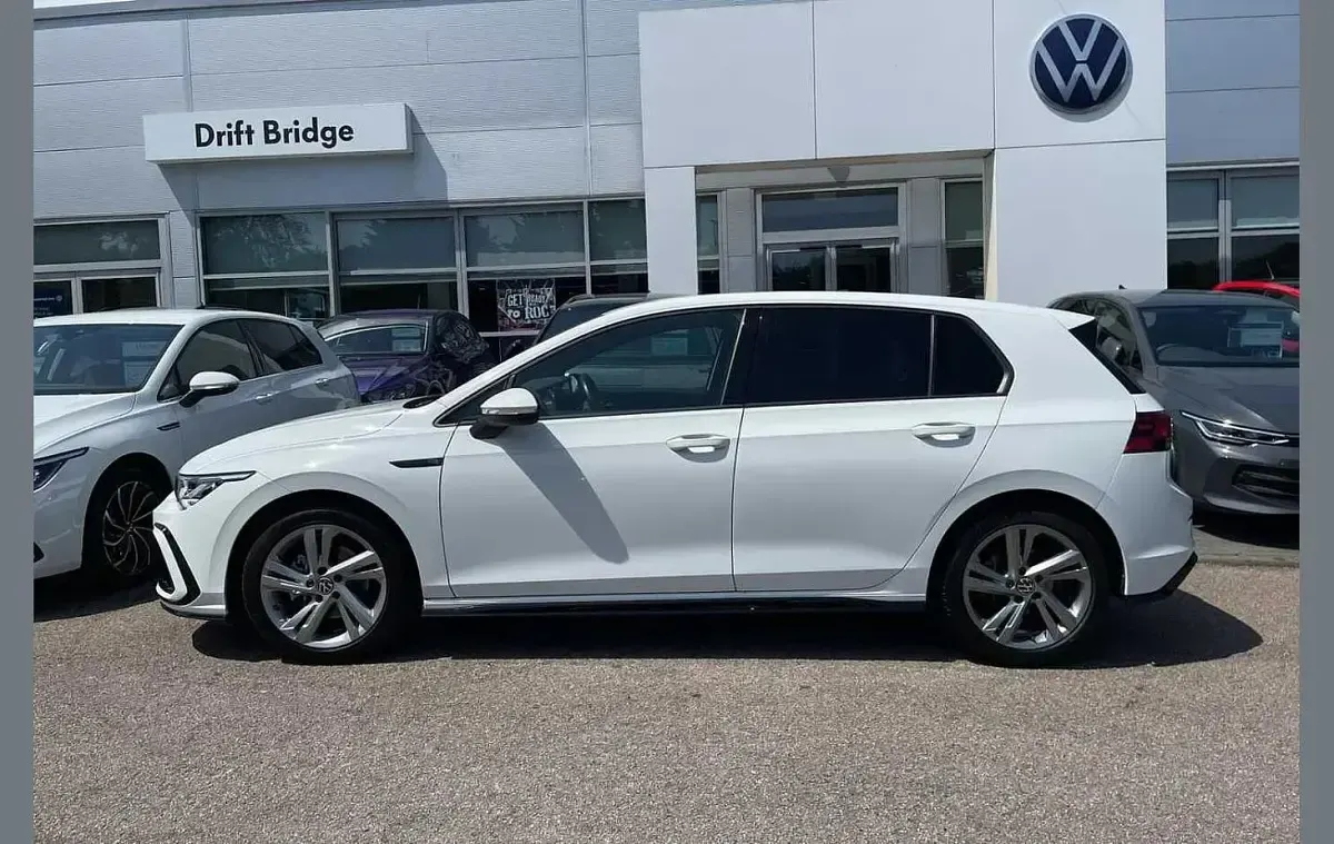 Used VW Golf VIII R-line 150 HP (110 kW) 2022 White Hatchback