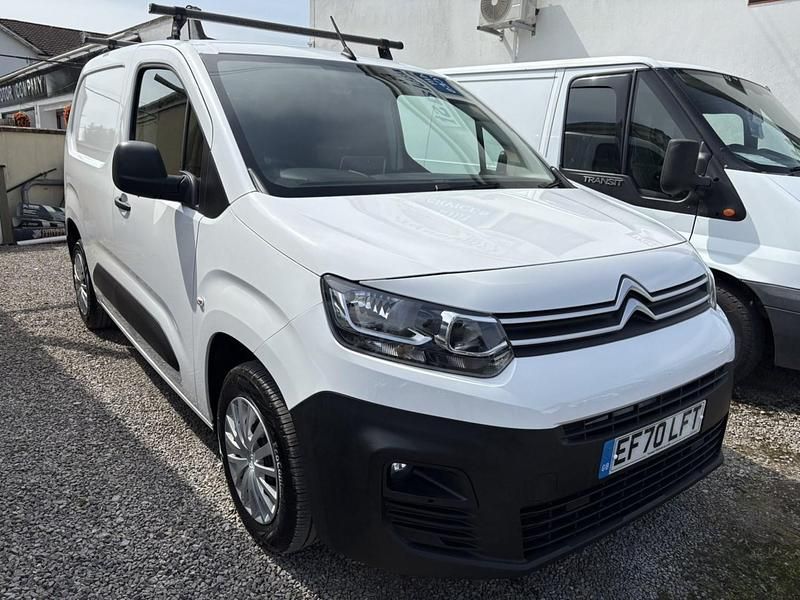 Used Citroën Berlingo Start 75 HP (55 kW) 2020 White MPV