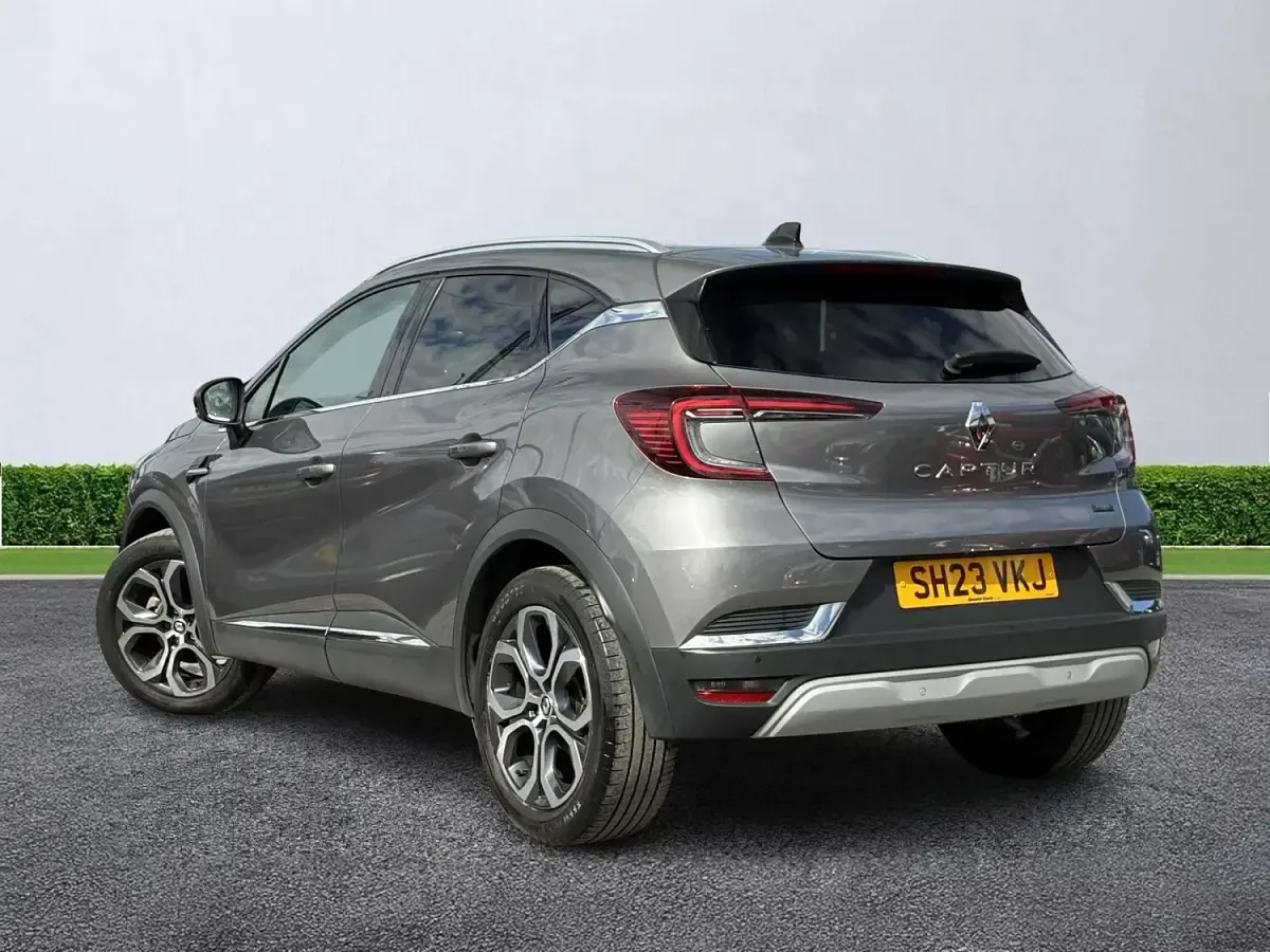 Used Renault Captur Techno 145 HP (106 kW) 2023 Grey  SUV