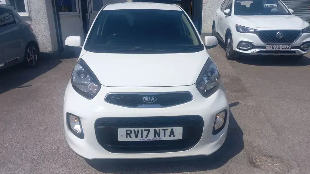 Used Kia Picanto 65 HP (47 kW) 2017 White Hatchback