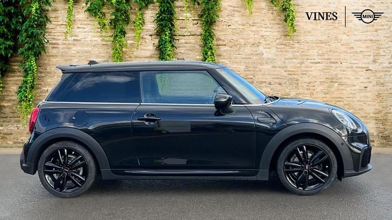 Used Mini Cooper Hatch 134 HP (98 kW) 2022 Black Hatchback