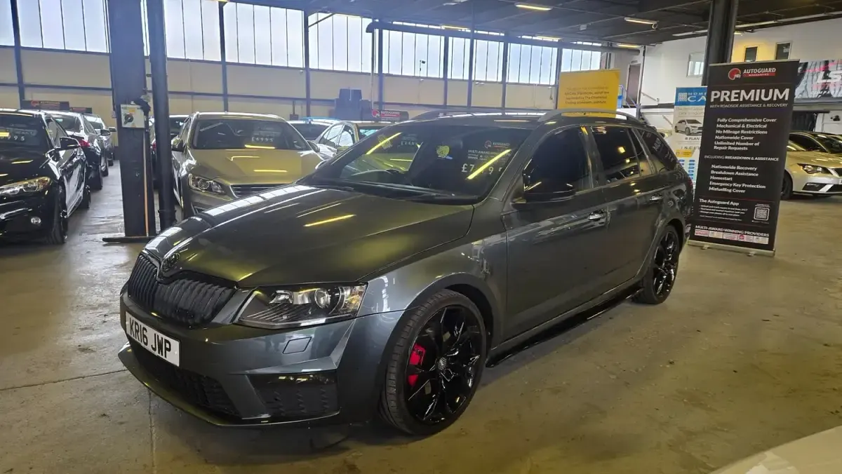 Used Skoda Octavia vRS 184 HP (135 kW) 2016 Grey Estate