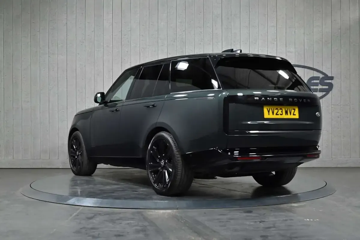 Used Land Rover Range Rover HSE 400 HP (294 kW) 2023 Green SUV