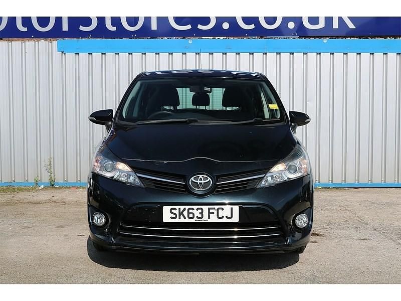 Used Toyota Verso 2013 Grey MPV